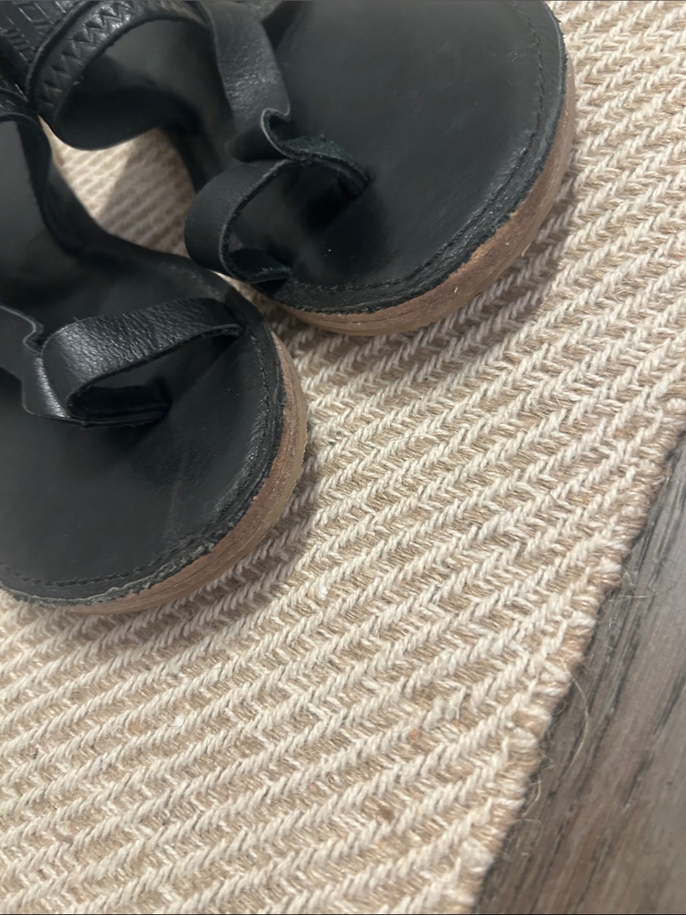 TOMS🩵Black LEATHER Toe-Loop Slip-On Slide Sandals #300515🖤US Size 11/EURO 42.5 - Picture 8 of 11